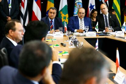 Fórum de Governadores discute Fundeb e ICMS em Brasília.