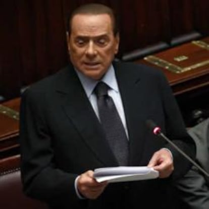 Berlusconi, durante su comparecencia de ayer ante la Cámara de los Diputados, junto al ministro de economía Giulio Tremonti