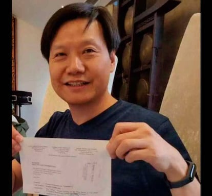 La presunta Xiaomi Mi Band 3 en la muñeca de Lei Jun