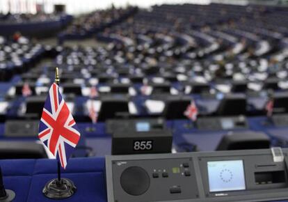 La imagen muestra el puesto vacío de un diputado británico euroescéptico durante una sesión plenaria del Parlamento Europeo en Estrasburgo.