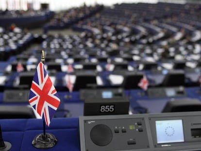 La imagen muestra el puesto vacío de un diputado británico euroescéptico durante una sesión plenaria del Parlamento Europeo en Estrasburgo.