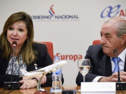 El presidente de Globalia, Juan Jos&eacute; Hidalgo, y la ministra de Turismo de Paraguay, Marcela Bacigalupo, este jueves