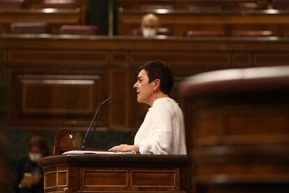 La portavoz de EH Bildu en el Congreso, Mertxe Aizpurua, interviene durante el pleno en el que se debate la moción de censura planteada por Vox.