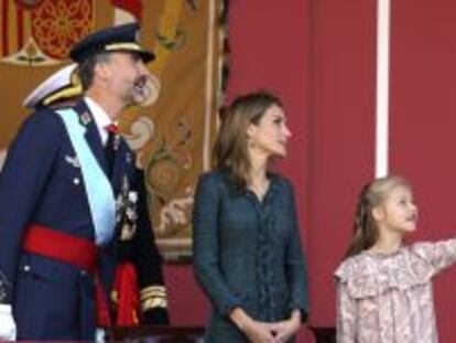 Los reyes, Felipe y Letizia, junto a su hijas, la princesa Leonor, y la infanta Sof&iacute;a 