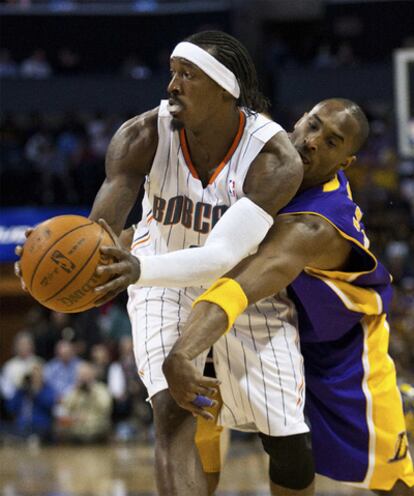 Ni Kobe ni Los Lakers tuvieron su noche contra los Bobcats.
