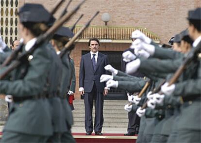 Aznar presenciaba ayer el desfile de guardias civiles en la academia de Baeza.