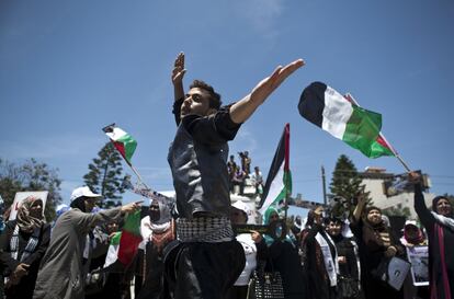 Concentración de palestinos para conmemorar su Nakba o catástrofe en Gaza. La Nakba marca la expulsión de dos tercios del pueblo palestino de su patria y la perdida de la identidad nacional y cultural palestina.