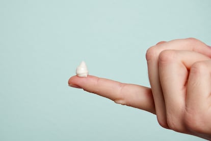 Que la crema pase primero por los dedos puede mejorar su asimilación y potencia.