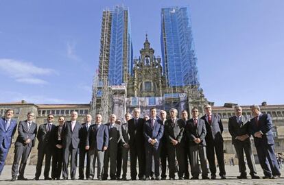 Los presidentes de los tribunales superiores de justicia posan con el presidente de la Xunta, Alberto N&uacute;&ntilde;ez Feij&oacute;o. 