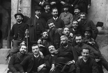 The scientist Santiago Ramón y Cajal in the second row behind the white-haired man, with friends in Valencia around 1885.