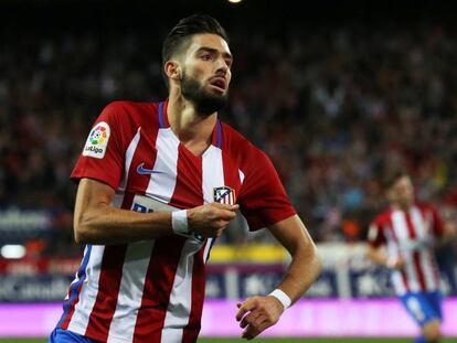 Carrasco, en un partido de Liga con el Atlético en 2016.