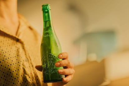El lanzamiento de la encuesta sobre el 'Índice de prisa de los españoles' coincide con nueva campaña de Cervezas Alhambra, 'Oasis de Tiempo'. Transmite la filosofía que tiene la marca desde su nacimiento en Granada hace casi un siglo: la importancia de disfrutar el momento, el aquí y el ahora.