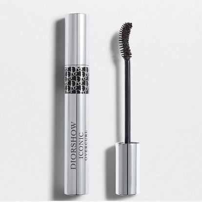 Dior Overlash, la máscara de pestañas en tono marrón que utiliza Kylie Jenner en las pestañas inferiores.