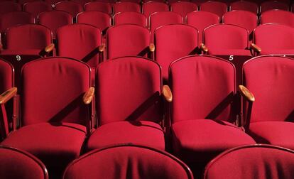 Las butacas de una sala de teatro. 