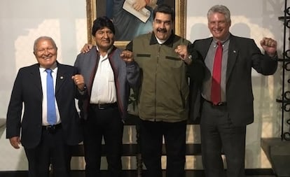 Fotografía de la cuenta oficial de Twitter del presidente Cuba, Miguel Díaz-Canel, donde aparece acompañado por sus homólogos de Venezuela -de derecha a izquierda-, Nicolás Maduro (segundo derecha); El salvadoreño Salvador Sánchez Céren; y el presidente de Bolivia, Evo Morales.
