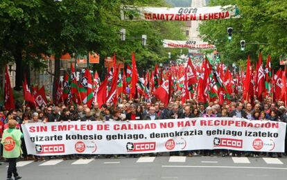 Cabecera de la manifestación conjunta CC OO y UGT elpasado 1 de mayo en Bilbao.