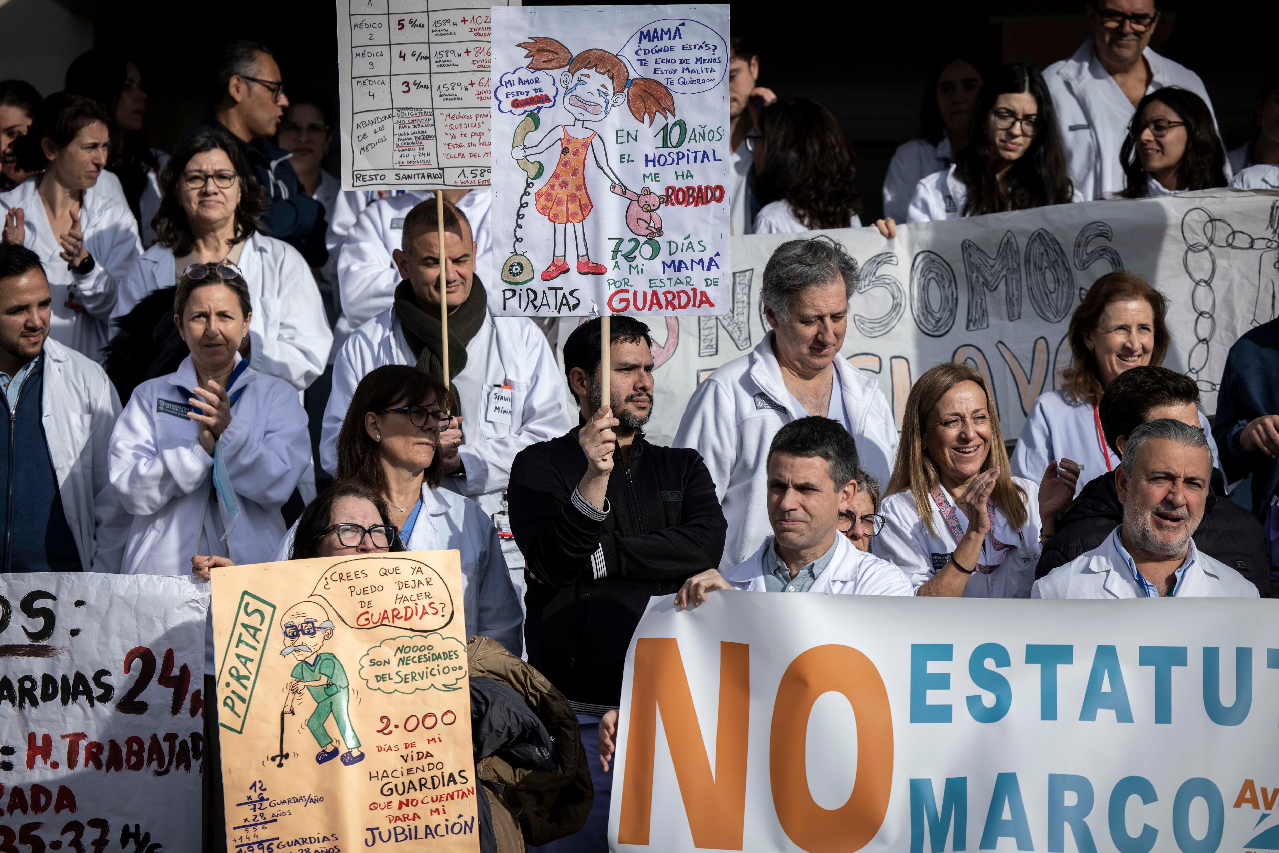 Huelga de médicos en el Hospital Arnau de Vilanova de Valencia, este miércoles. 