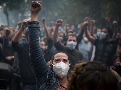 Manifestación de trabajadores de Nissan en huelga contra el cierre de la fábrica de Barcelona