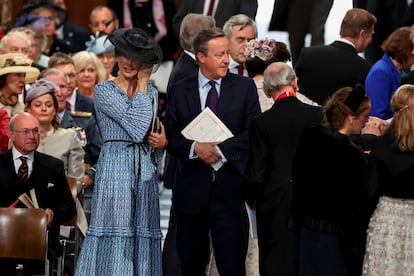 El ex primer ministro británico David Cameron y su esposa, Samantha, en la catedral de San Pablo.