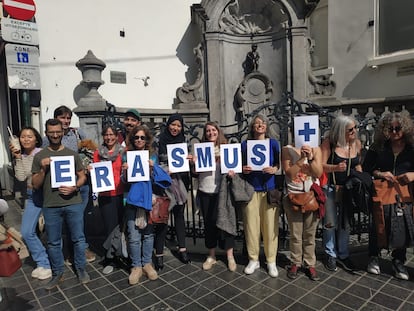 Matriculados en el centro de formación de adultos Jacint Carrió i Vilaseca de Manresa (Barcelona), en Bélgica.