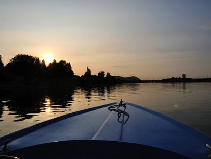 Navegando al atardecer por el Danubio.