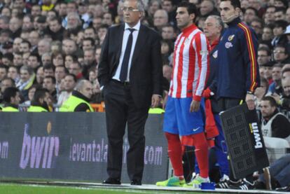 Gregorio Manzano junto a José Antonio Reyes en un partido del Atlético de Madrid.