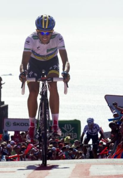 Contador, en la ascensión al Mirador de Ézaro