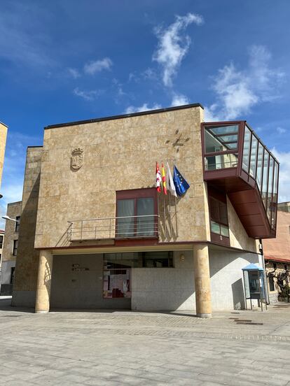 Las instalaciones del ayuntamiento de Villamayor, situado en la plaza central del pueblo. 