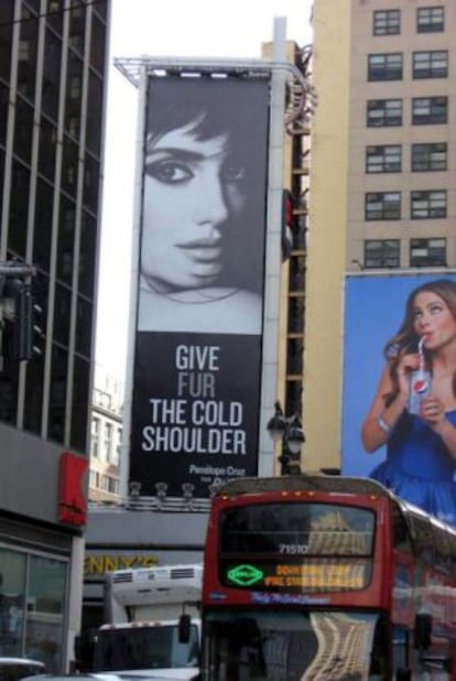 Imagen de Penélope Cruz para PETA en una calle de Nueva York
