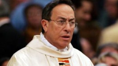 El cardenal hondureño Óscar Andrés Rodríguez Maradiaga, en una misa por el fallecido papa Juan Pablo II, en mayo de 2005.