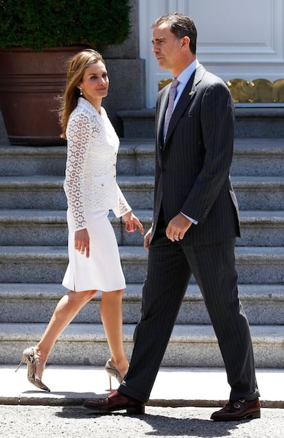 Los Príncipes de Asturias a su llegada a La Zarzuela.