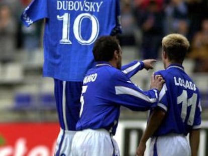 Oli dedica un gol al fallecido Duvovsky en 2000.