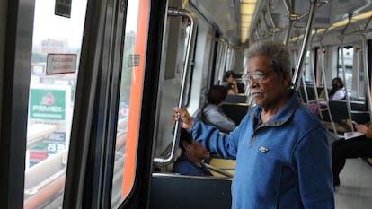 Personas a bordo del tren de la Línea 12 del Metro, el de 30 de enero en Ciudad de México.