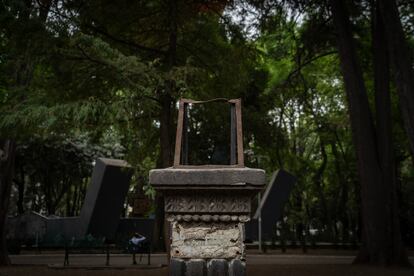 Una placa de un poema de Federico García Lorca fue robada del Parque España de Ciudad de México.