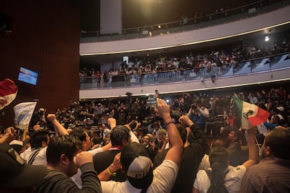 Manifestantes en las tribunas del Senado de la República, el 10 de septiembre.