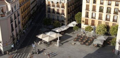 Vista aérea de las terrazas de la plaza de Ramales, en el distrito de Centro.