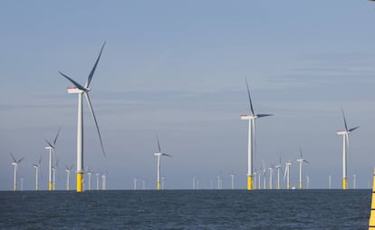 Aerogeneradores del segundo parque de eólina marina de Iberdrola, ubicado en aguas de Alemania.