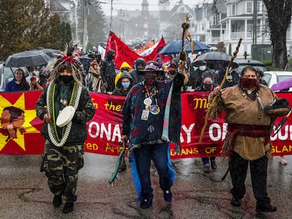 Manifestación por el Día de Luto Nacional, este martes en Plymouth (Massachussets).