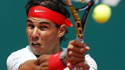 Nadal devuelve un golpe ante Matosevic.