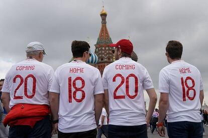 Algunos ingleses se preparan para el partido Inglaterra-Croacia que se celebra en Moscú.