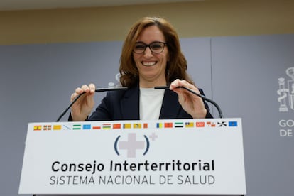 La ministra de Sanidad, Mónica García, en la rueda de prensa previa a la reunión del Consejo Interterritorial del Sistema Nacional de Salud.