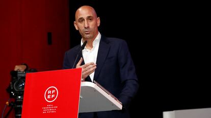 Luis Rubiales en un momento de su intervención en la asamblea de la Real Federación Española de Fútbol el pasado viernes.