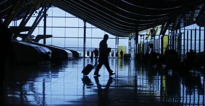 Vista de la Terminal 4 del aeropuerto de Madrid-Barajas el pasado 30 de enero, sexto d&iacute;a de huelga de los pilotos del Sepla.