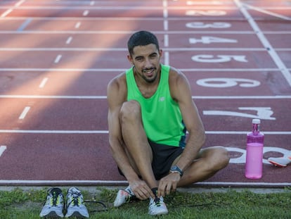 El atleta Saúl Ordóñez durante un entrenamiento, en Valladolid.