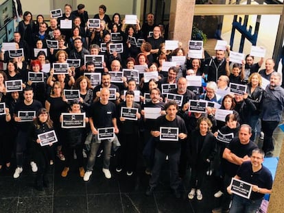 Trabajadores de CRTVG durante un viernes negro.