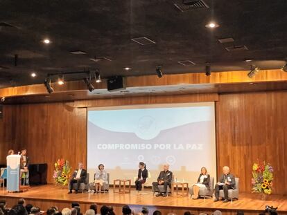 Claudia Sheinbaum en la firma del 'Compromiso Nacional por la Paz'.