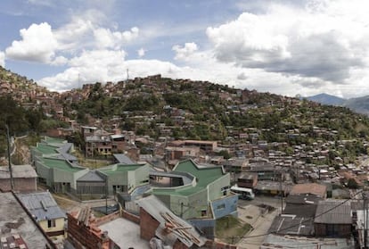 Escola Santo Domingo Savio, em Medellín, de Plan B Arquitetos.