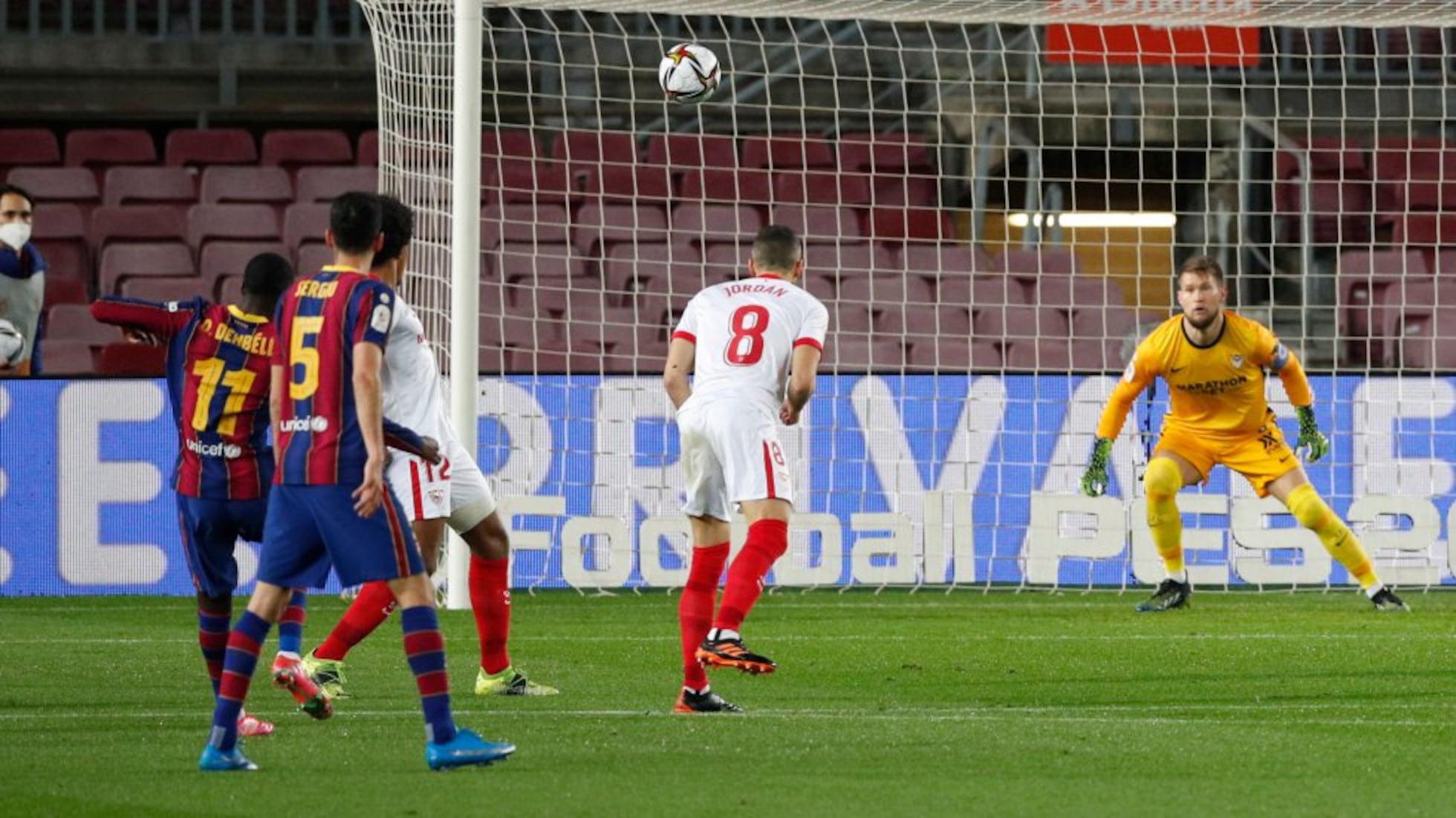 Barcelona-Sevilla, la semifinal de la Copa del Rey en imágenes | Fotos ...
