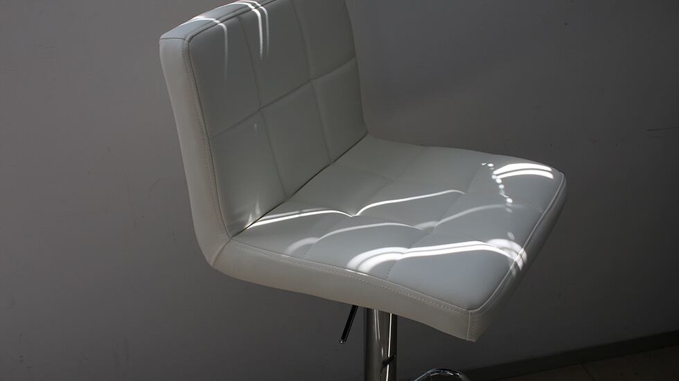 Taburete de cocina Bigzzia.