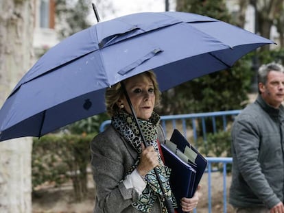 La expresidenta madrileña y exdirigente del PP de Madrid Esperanza Aguirre a su llegada este viernes a la Audiencia Nacional.